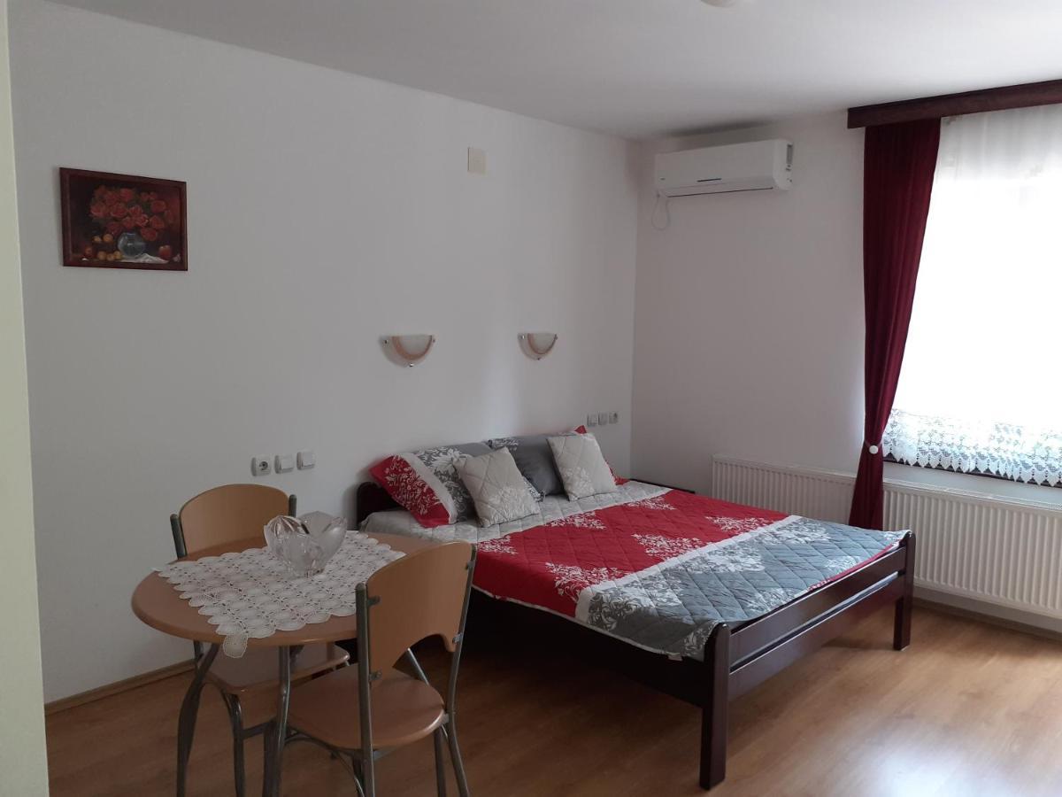 Apartmani "Vila Jelena" Arandjelovac Exteriör bild
