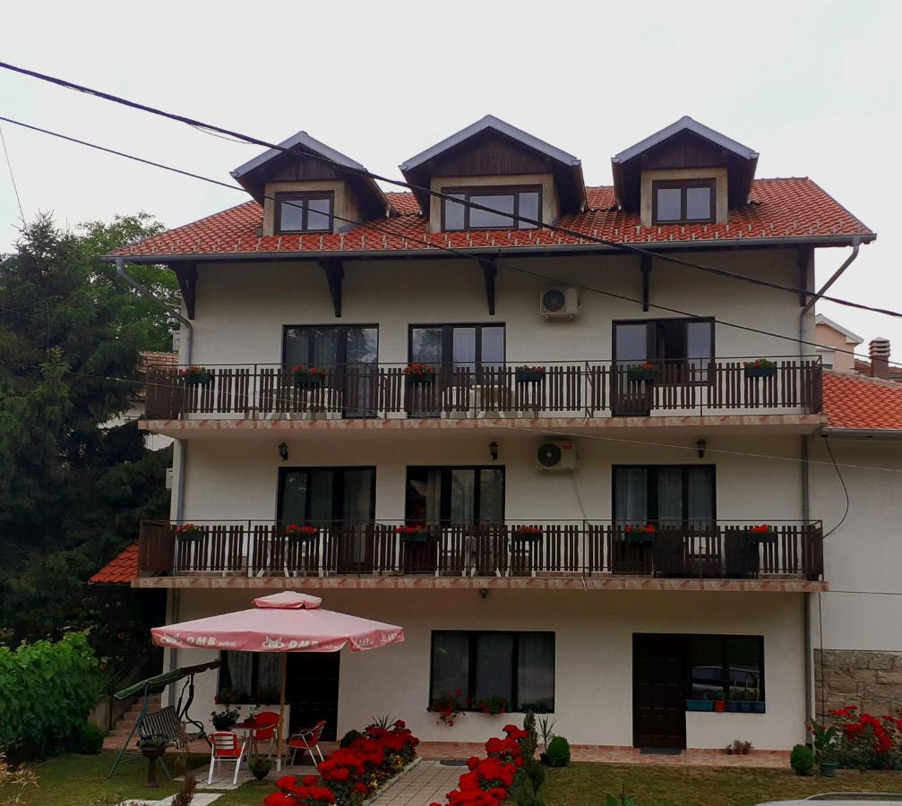 Apartmani "Vila Jelena" Arandjelovac Exteriör bild