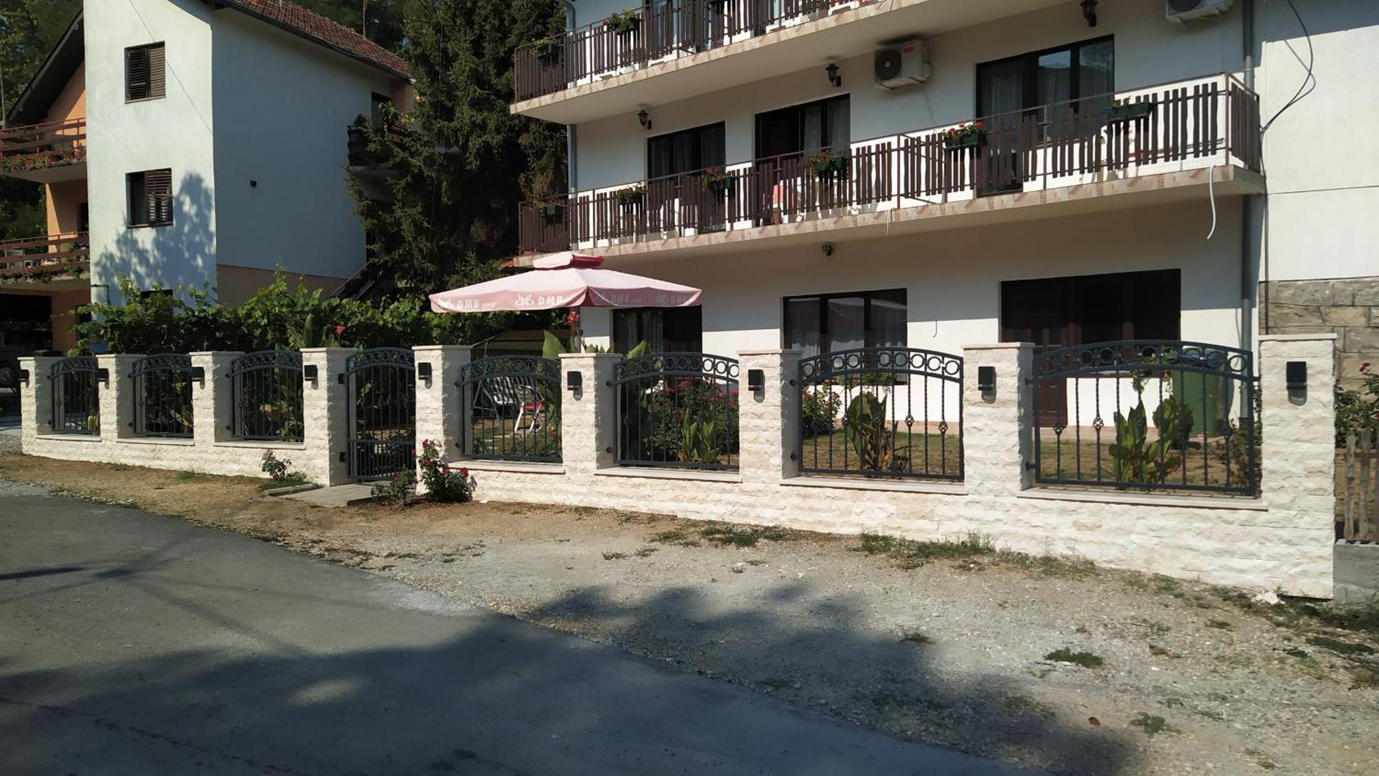 Apartmani "Vila Jelena" Arandjelovac Exteriör bild